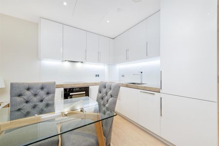 Savoy House, 190 Strand, Covent Garden, London WC2R - Photo 4