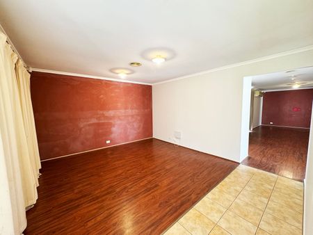 Spacious 4-Bedroom Family Home in Prime Werribee Location! - Photo 4