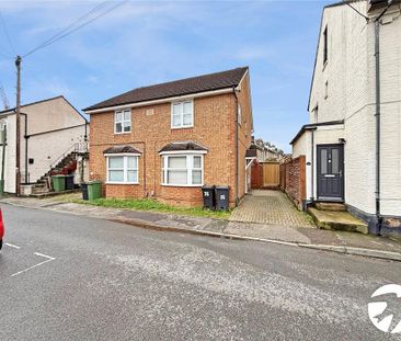 2 bedroom semi-detached house to rent - Photo 6