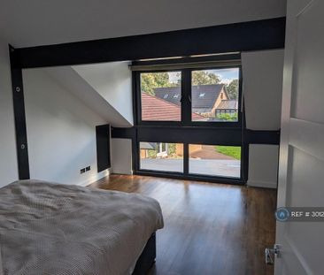 6 bedroom detached house to rent - Photo 3