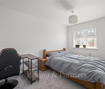 3 bedroom semi-detached house to rent - Photo 4