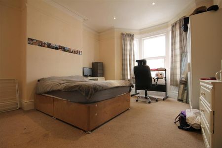 3 bedroom maisonette to rent - Photo 4