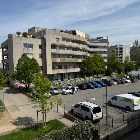 Location Appartement 1 pièce 22m² - Photo 3