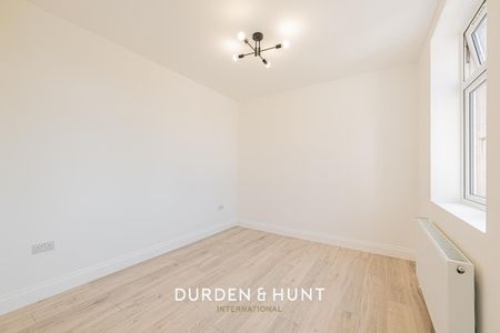 118 High Street, Ongar - Photo 3