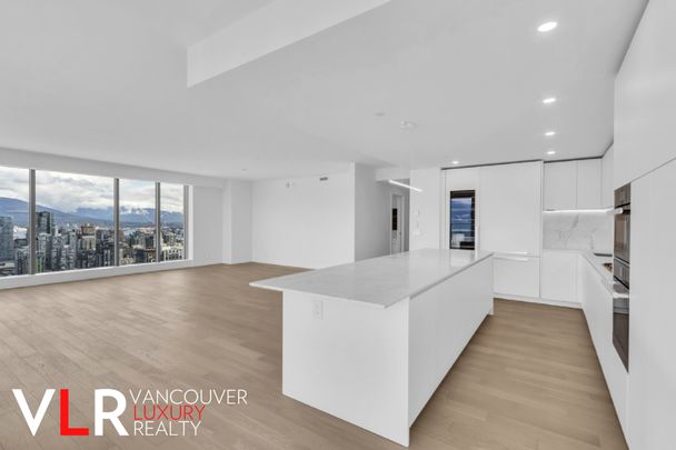 Condo in Downtown Vancouver, BC - Photo 1