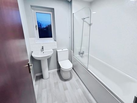 2 bedroom House To Let - Photo 5