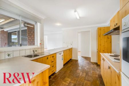 “UPDATED HOME IN ROSEMEADOW !!” - Photo 5