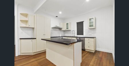 STUDENT/SHARE - One Room Available - Furnished + Utilities Included - Photo 5