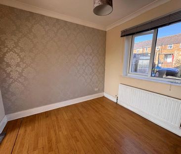 2 bedroom semi-detached house to rent - Photo 4