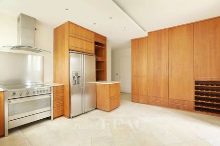 Hôtel particulier • Ile de la Jatte-Parc d'Orléans - Photo 3