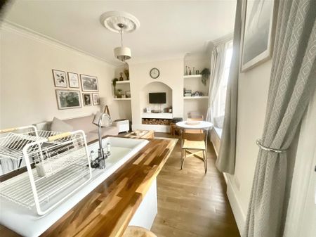 88 North Marine Road, YO12 7JA, Scarborough - Photo 3