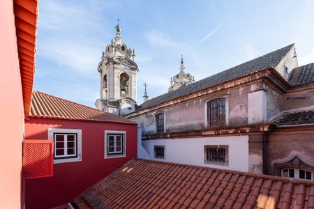 Beautifully Renovated Two-Bedroom Apartment in Schindler Palace - Lapa, Lisbon - Photo 2