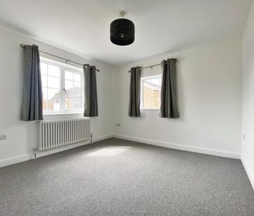 3 bedroom end of terrace house to rent - Photo 4