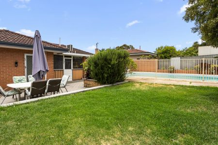 Spacious Spearwood Home With A Pool! - Photo 5