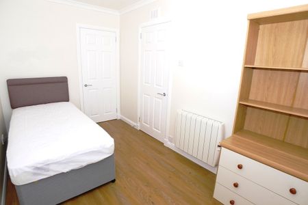 Property to let in Dundee - Photo 5