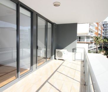 Great Privacy in Secure Modern Azure Apartments - Photo 5