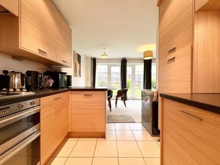 Stonechat Mews, Greenhithe, DA9 - Photo 5