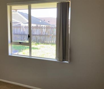 3 Bedroom Brick and Tile! - Photo 1