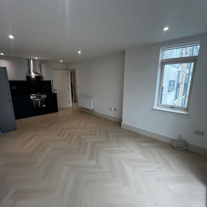 2 Bed Flat, Kilburn High Road, NW6 - Photo 1