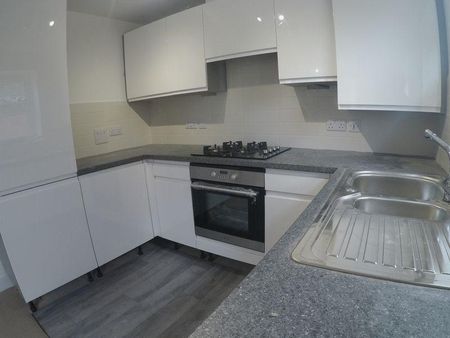 2 bedroom apartment to rent - Photo 4