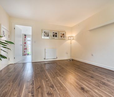 3 bedroom semi-detached house to rent - Photo 2