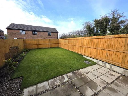 3 bedroom semi-detached house to rent - Photo 2