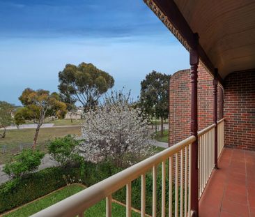 Spacious Townhouse in a Quiet Parkside Location - Photo 6