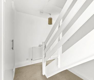 2 bedroom maisonette to rent - Photo 4
