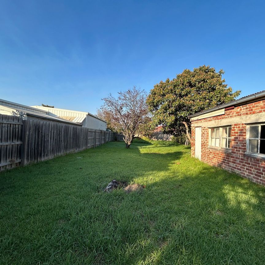 13 Wurruk Avenue, Preston VIC 3072 - Photo 1