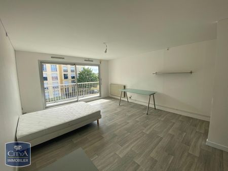 Location Appartement 1 pièce 43m² POITIERS 86000 - Photo 2