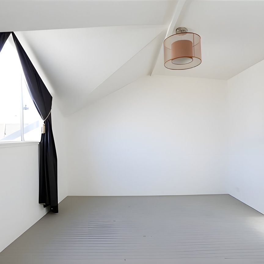 22 Mansion House Lane, West Melbourne - Photo 1