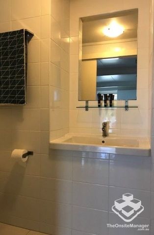 Perfect Share House in Unbeatable Location - Photo 3