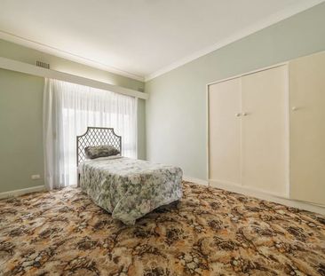 ACREAGE LIFESTYLE IN PRIME RABY LOCATION !!! - Photo 4