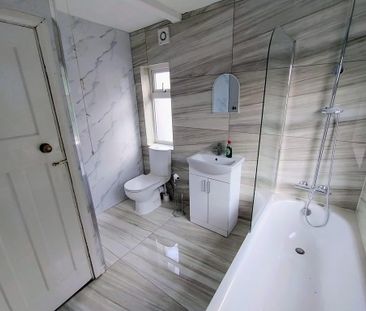 3 bedroom semi-detached house to rent - Photo 5