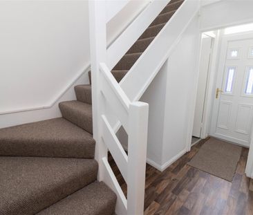 3 Bedroom House - End Terrace - Photo 2