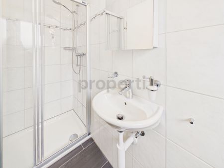 Spacious 5.5-room single-family house with practical basement, Urtenen-Schönbühl - Foto 3