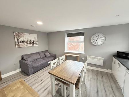 2 bedroom flat to rent - Photo 4