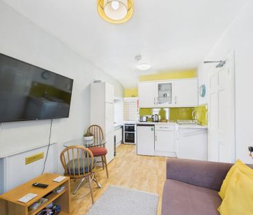 2 bedroom apartment to rent - Photo 6