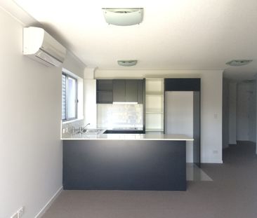 Spacious, Stylish & Secure – Your Ideal Home Awaits in Labrador! - Photo 6