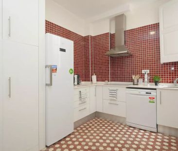 Room for rent in 9-bedroom apartment in l'Eixample - Foto 5
