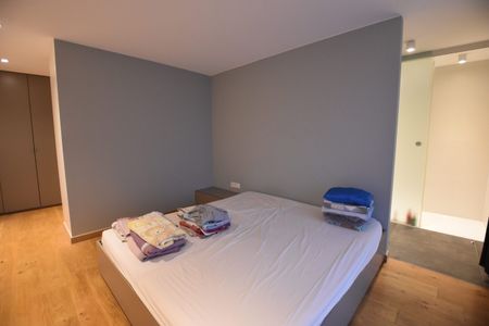 Volledig gerenoveerde woning met tuin en carport - Photo 4