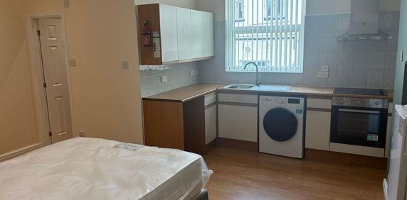 1 bedroom flat to rent - Photo 2