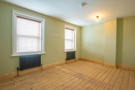 2 bedroom semi-detached house to rent - Photo 3