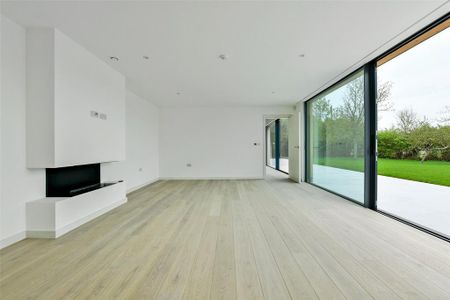 4 bedroom detached house to rent - Photo 2