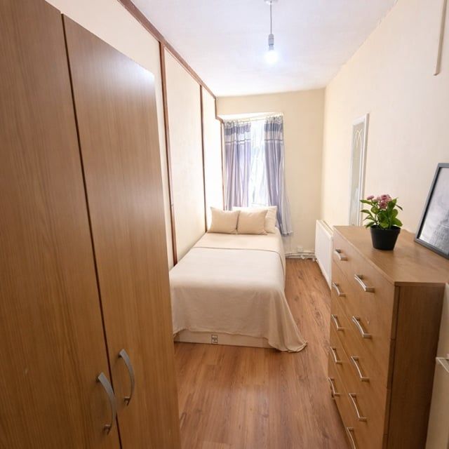 Room in a Shared House, Monks Park, HA9 - Photo 1