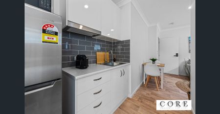 FULLY FURNISHED, DESIGNER STUDIO APARTMENT – BILLS INCLUDED! - Photo 4