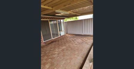 Spacious Family Home in Convenient Kinross Location - Photo 5