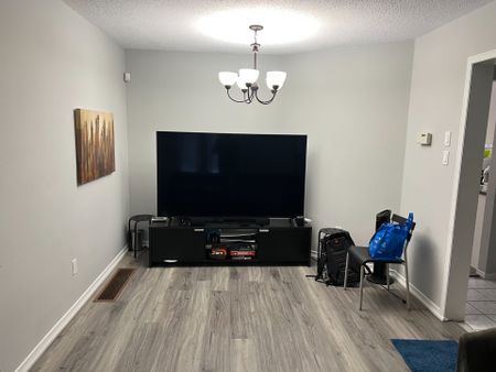 For Lease - 6119 Clover Ridge Crescent, Mississauga, Ontario - Photo 4