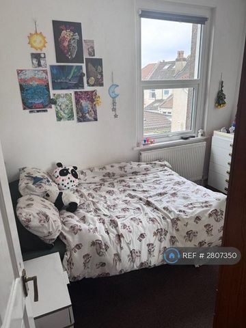 5 bedroom terraced house to rent - Photo 3