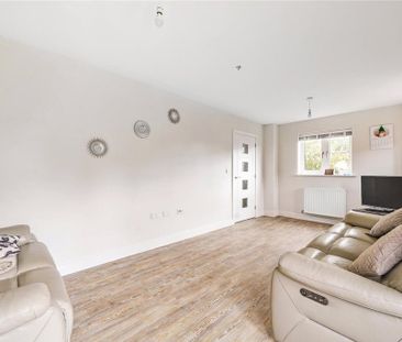 3 bedroom detached house to rent - Photo 4